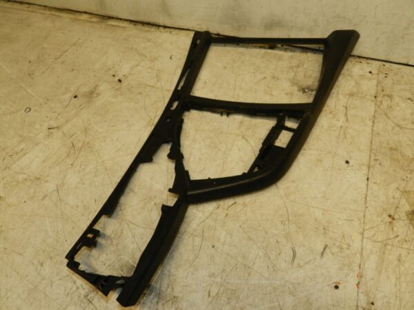 2014 BMW 1 SERIES F21 118D. CENTRE CONSOLE FRAME 9207314