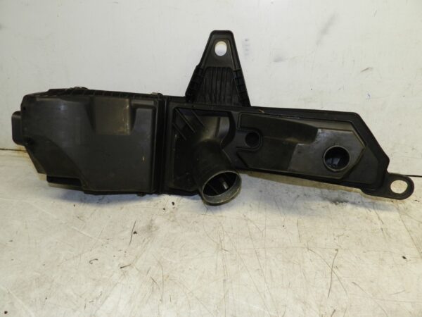 2014 BMW 1 SERIES F21 118D. AIR FILTER HOUSNG BOX 70599484 - Image 3