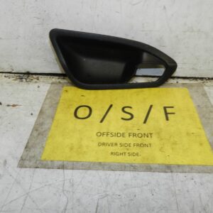 2014 BMW 1 SERIES F21 118D. DRIVER SIDE DOOR HANDLE SURROUND