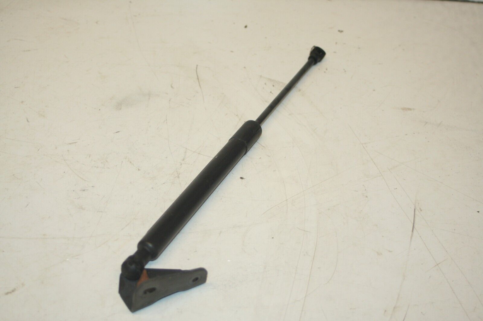 2010 CITROEN DS3. GAS STRUT BOOT TAILGATE