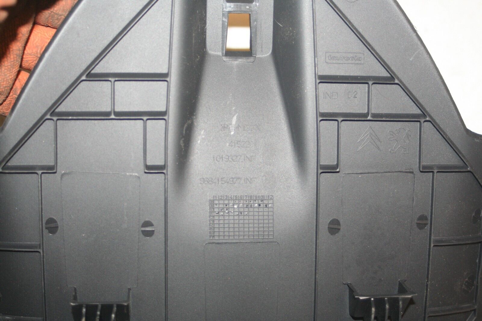 2010 CITROEN DS3. SPEEDOMETER SPEEDO UPPER TRIM - Image 5