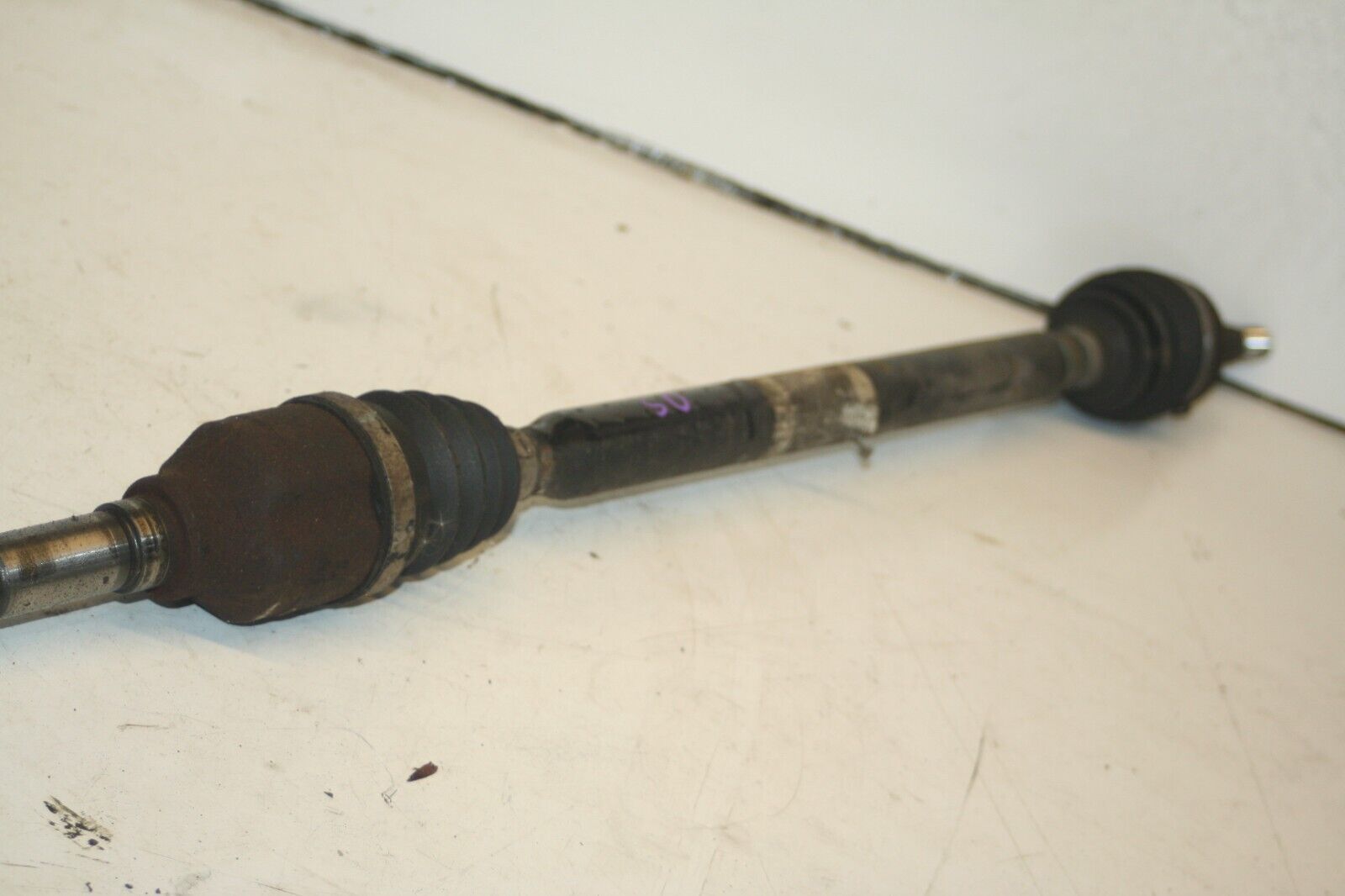 2010 CITROEN DS3. DRIVER SIDE DRIVESHAFT - Image 2