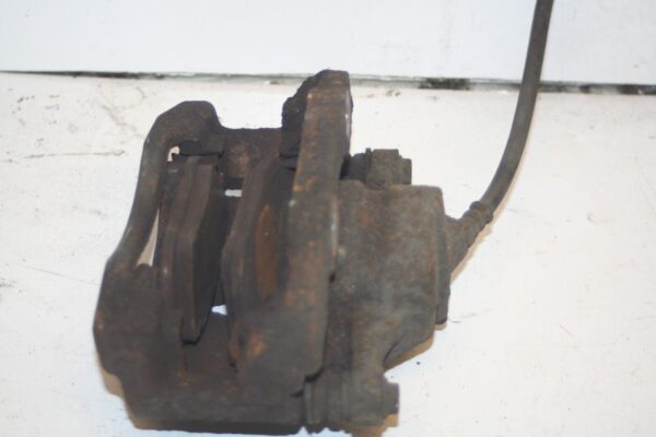 2010 CITROEN DS3. PASSENGER SIDE FRONT BRAKE CALIPER + CARRIER - Image 3