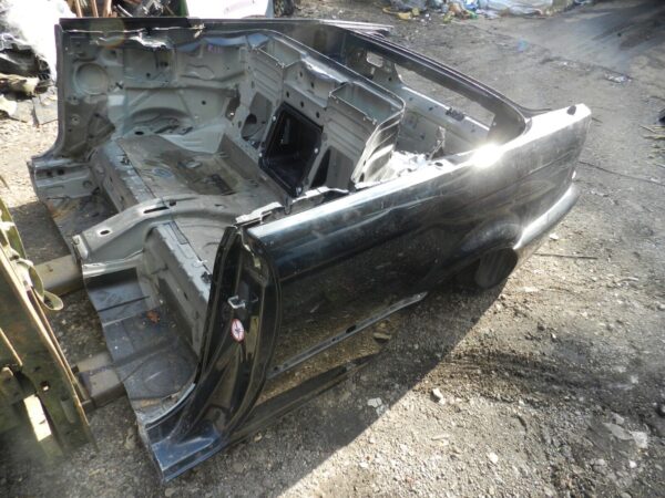 143. 2003 BMW 318Ci E46 CONVERTIBLE. REAR END CUT QUARTER PANELS, PAINT BAD - Image 6