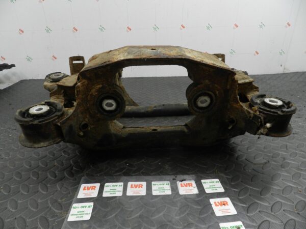 143. 2003 BMW 318Ci E46 CONVERTIBLE. REAR DIFF MOUNT FRAME SUB FRAME