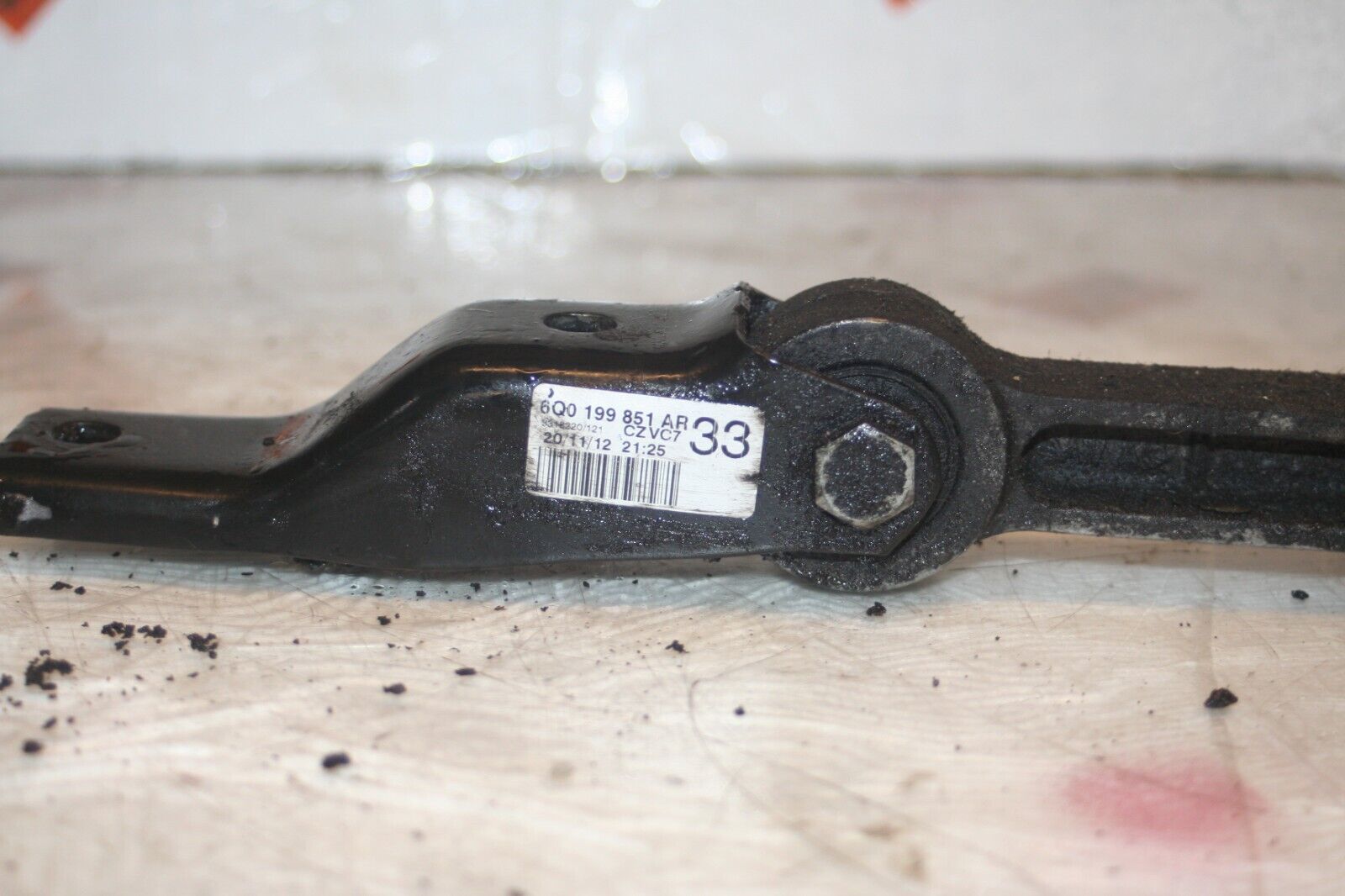 2013 VOLKSWAGEN POLO MK5 6R 1.2 DIESEL. LOWER ENGINE MOUNT DOGBONE - Image 3