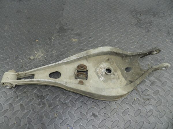 143. 2003 BMW 318Ci E46 CONVERTIBLE. PASSENGER SIDE REAR LOWER SUSPENSION ARM - Image 4