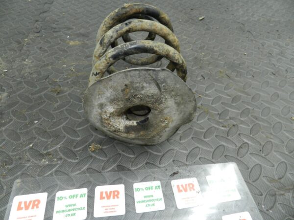 143. 2003 BMW 318Ci E46 CONVERTIBLE. A REAR SUSPENSION SPRING - Image 3