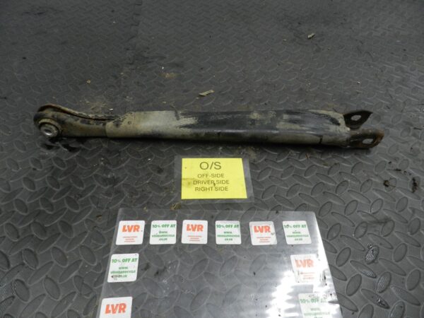 143. 2003 BMW 318Ci E46 CONVERTIBLE. DRIVER SIDE SUSPENSION ARM