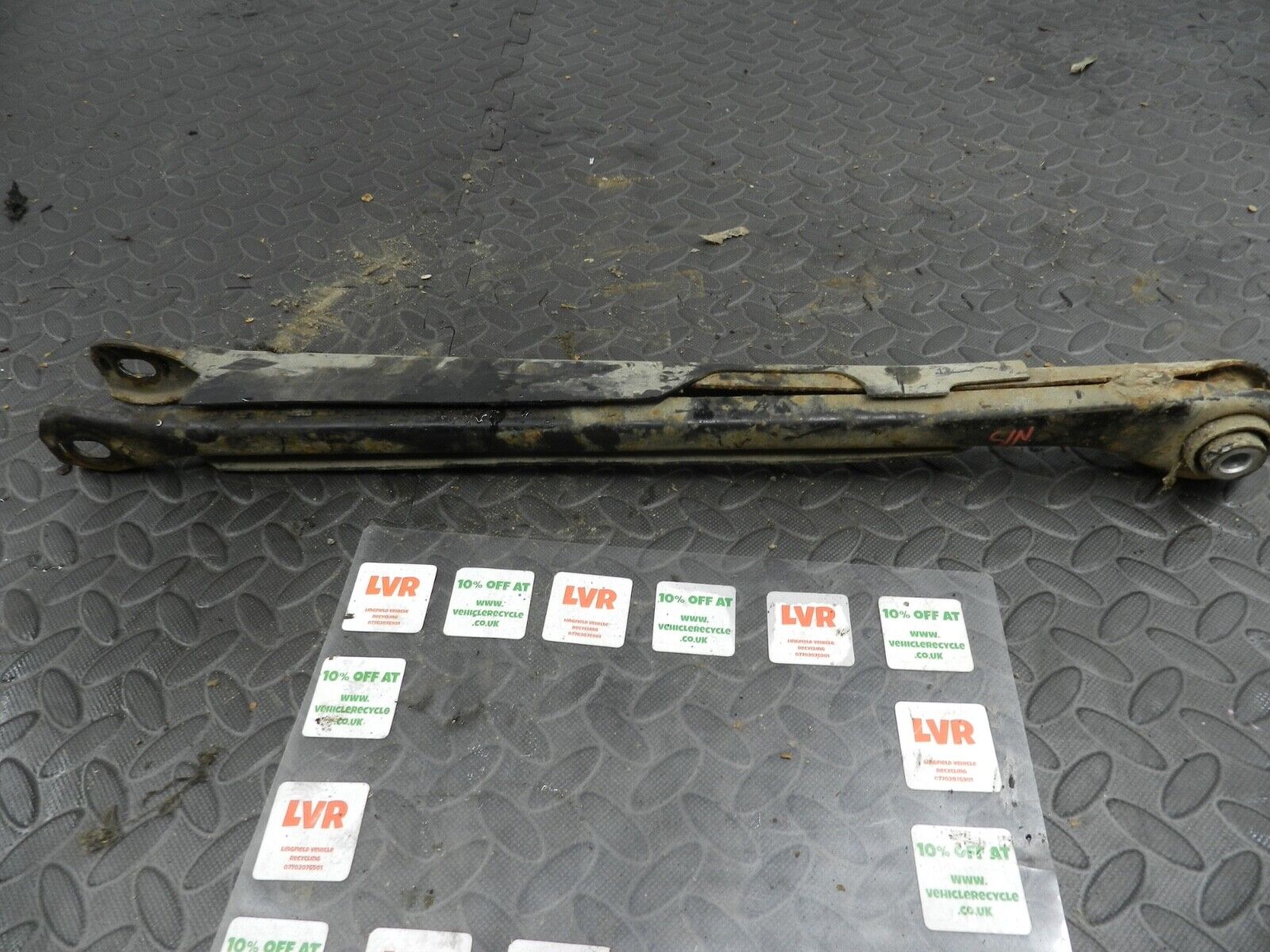 143. 2003 BMW 318Ci E46 CONVERTIBLE. PASSENGER SIDE SUSPENSION ARM - Image 2