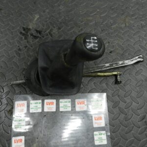 143. 2003 BMW 318Ci E46 CONVERTIBLE. MANUAL GEAR SELECTOR