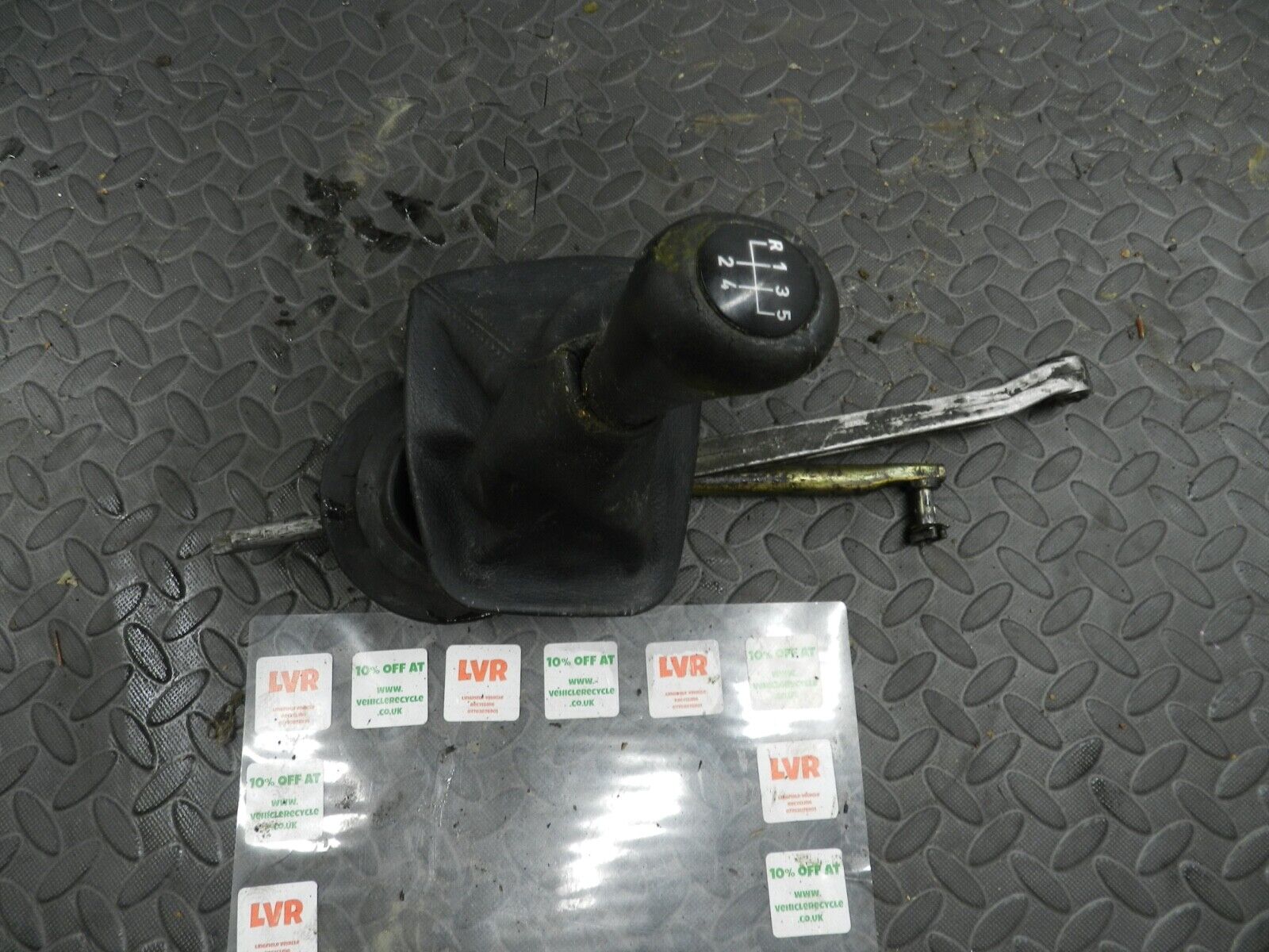 143. 2003 BMW 318Ci E46 CONVERTIBLE. MANUAL GEAR SELECTOR