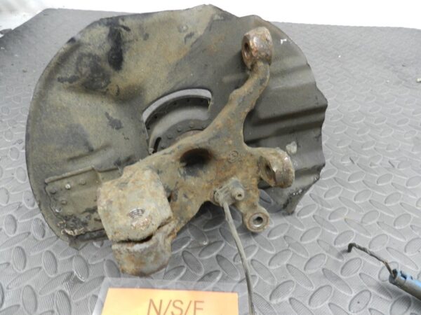 143. 2003 BMW 318Ci E46 CONVERTIBLE. PASSENGER SIDE FRONT WHEEL HUB STUB AXLE - Image 2