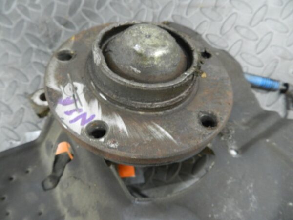 143. 2003 BMW 318Ci E46 CONVERTIBLE. PASSENGER SIDE FRONT WHEEL HUB STUB AXLE - Image 5