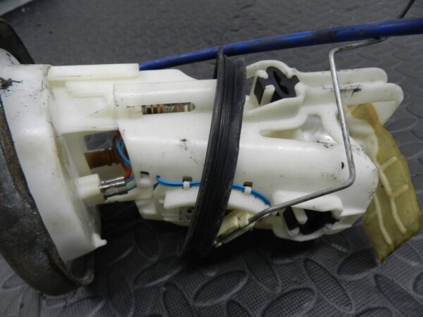 143. 2003 BMW 318Ci E46 CONVERTIBLE. PETROL FUEL PUMP IN TANK - Image 3
