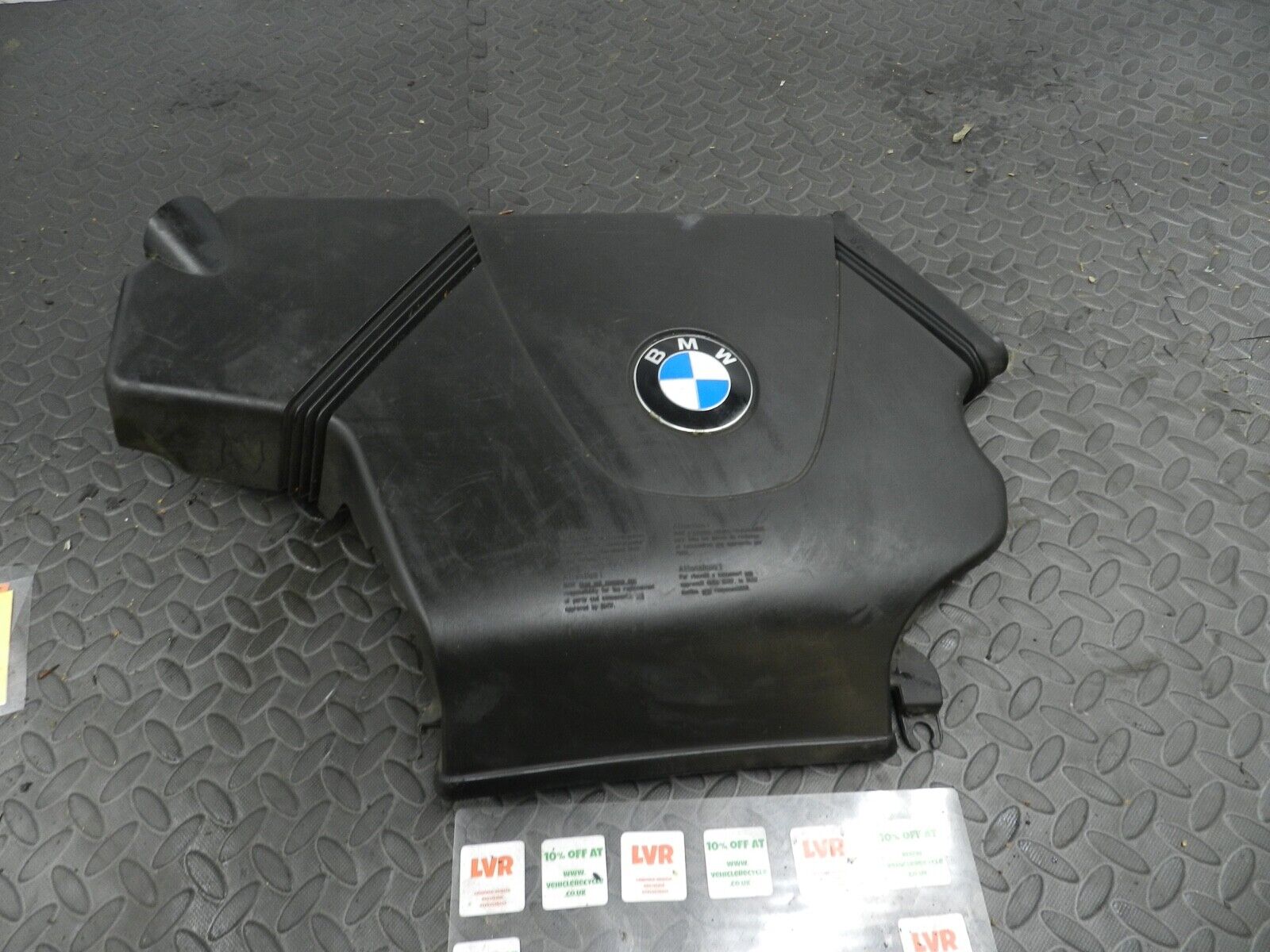 143. 2003 BMW 318Ci E46 CONVERTIBLE. AIR DUCT INTAKE