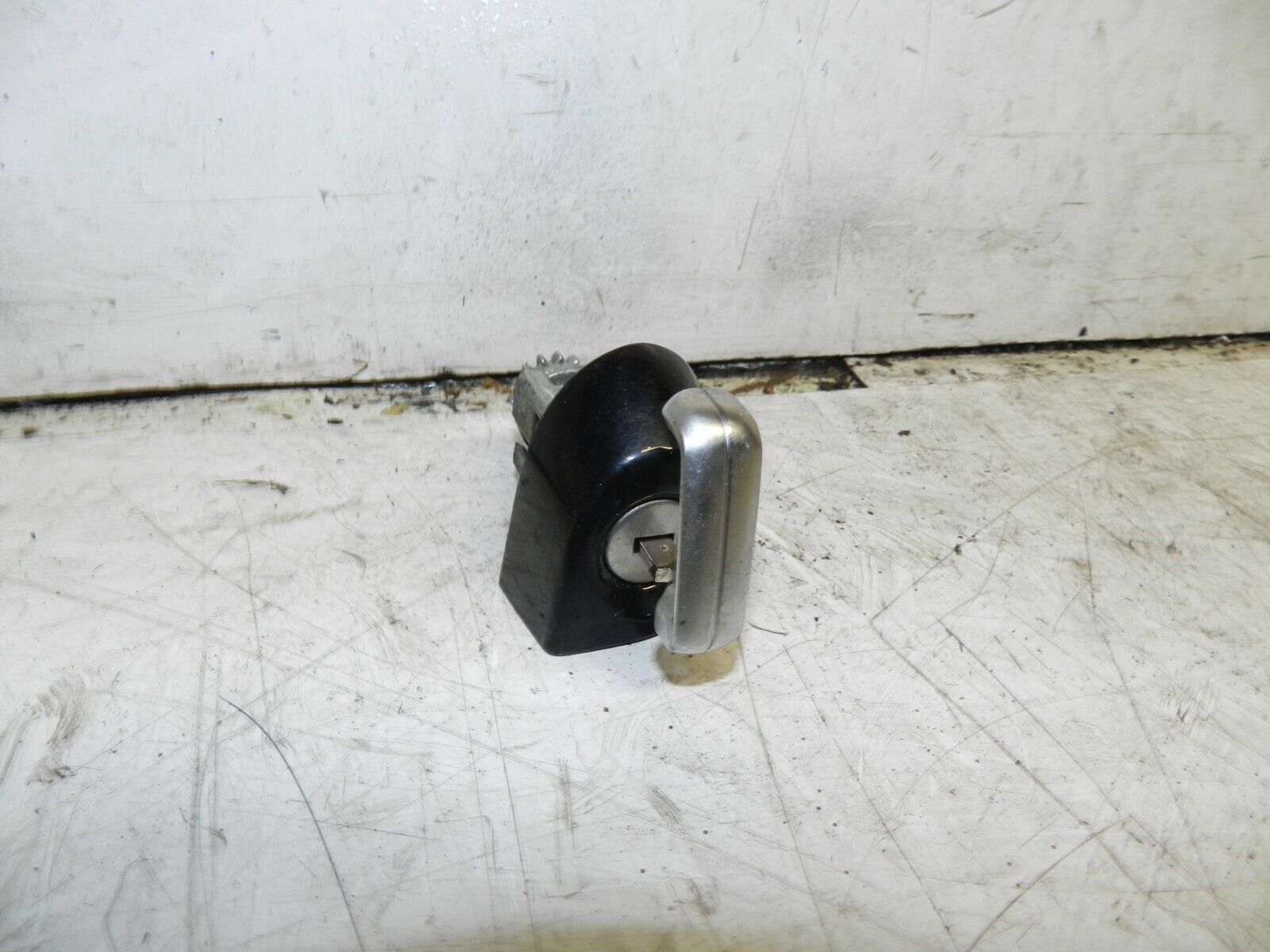 2014 BMW 1 SERIES F21 118D. DOOR LOCK AND KEY IN BLACK