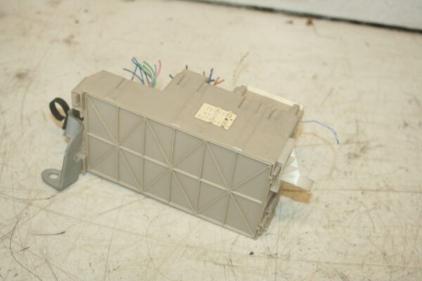 (99) TOYOTA RAV 4 3 DOOR. FUSE BOX BOARD - Image 2