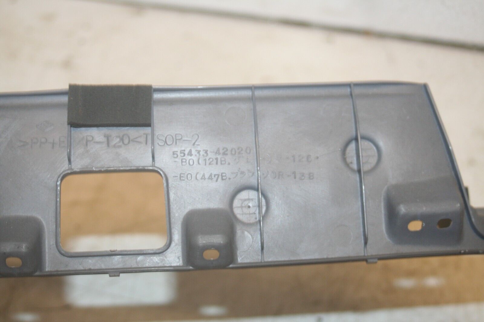 (99) TOYOTA RAV 4 3 DOOR. 55433-42020 INTERIOR TRIM - Image 3