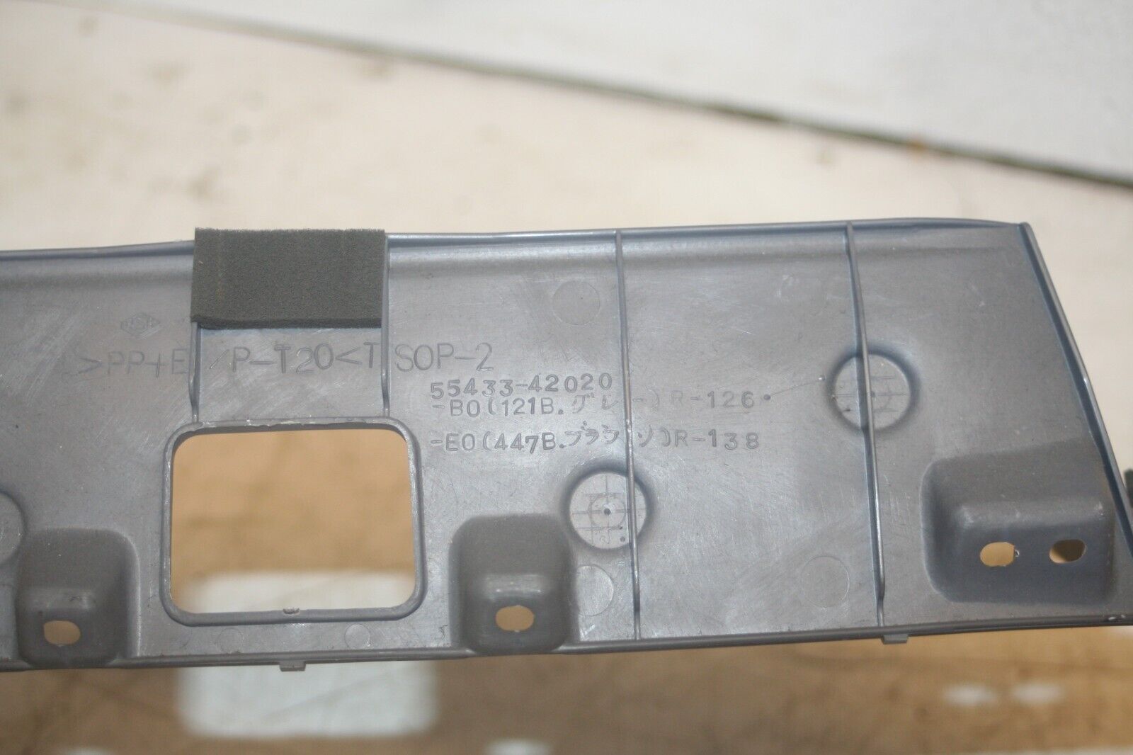 (99) TOYOTA RAV 4 3 DOOR. 55433-42020 INTERIOR TRIM - Image 4