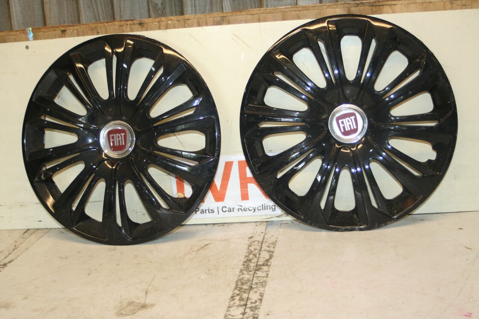 2008 FIAT 500. 1.2 PETROL. 2x FIAT WHEEL HUB CAP TRIMS