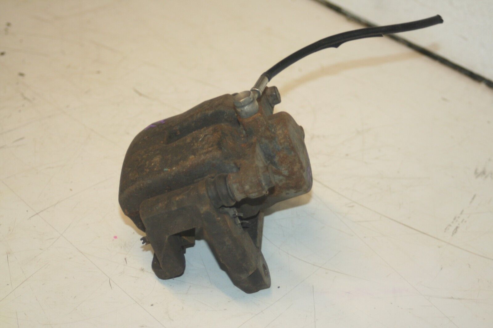 (95) 2010 BMW 1 SERIES E82. MX5 PASSENGER FRONT BRAKE CALIPER - Image 2