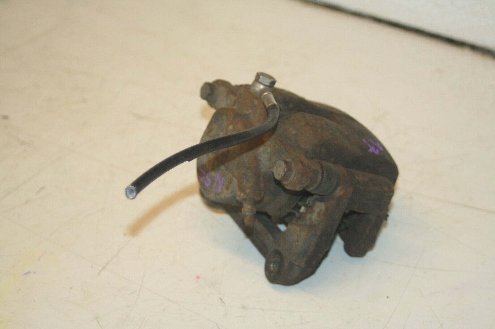 (95) 2010 BMW 1 SERIES E82. MX5 PASSENGER FRONT BRAKE CALIPER - Image 3