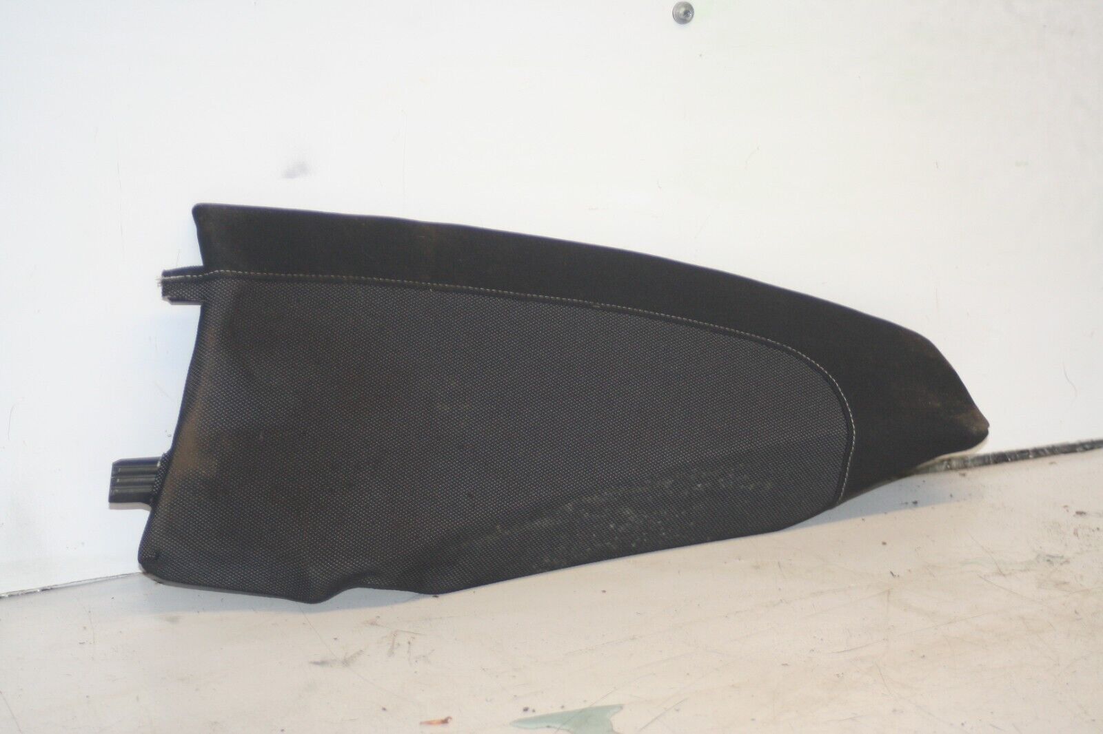 (95) 2010 BMW 1 SERIES E82. DRIVER SIDE REAR SEAT BOLSTER 6984878 - Image 2