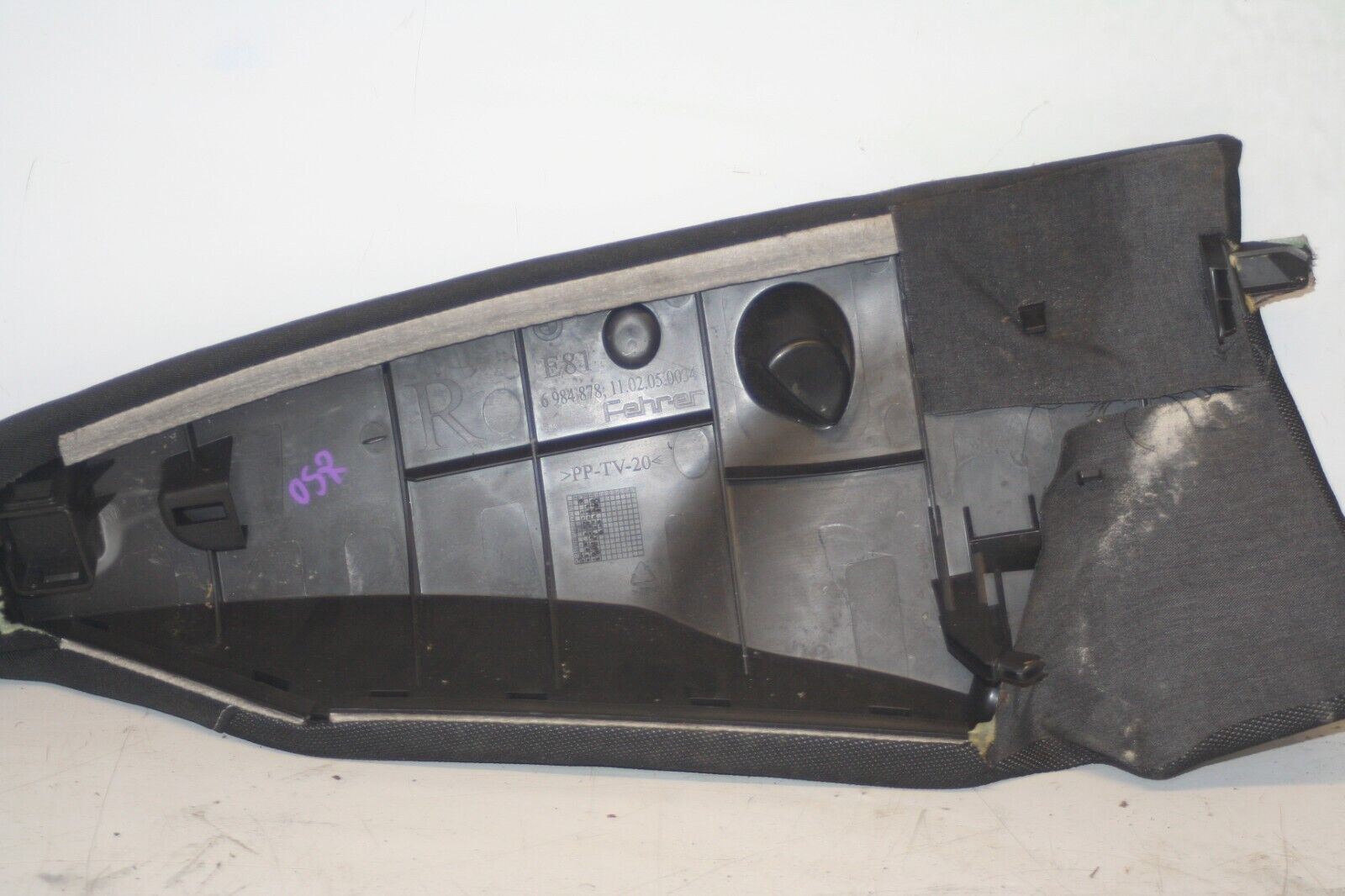 (95) 2010 BMW 1 SERIES E82. DRIVER SIDE REAR SEAT BOLSTER 6984878 - Image 3