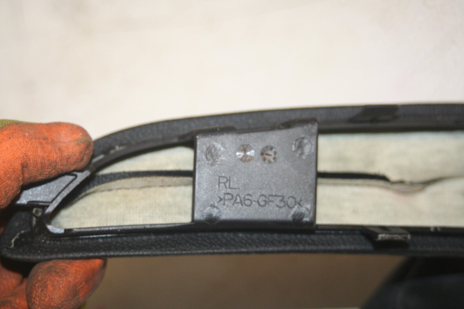 (95) 2010 BMW 1 SERIES E82. HANDBRAKE LEVER GATOR - Image 5