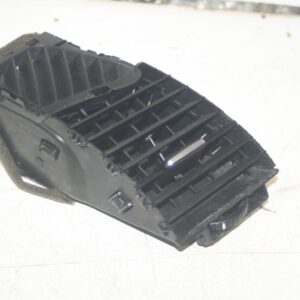(95) 2010 BMW 1 SERIES E82. AIR VENT