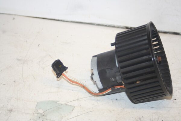 (95) 2010 BMW 1 SERIES E82. HEATER BLOWER FAN MOTOR - Image 2