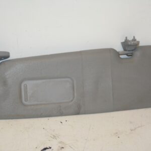 (95) 2010 BMW 1 SERIES E82. PASSENGER SUN VISOR
