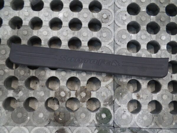 2010 MK2 2.2 CRDi Hyundai Santa Fe - Passenger Side Front N/S/F Door Sill Trim