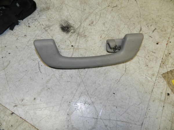 2014 BMW 1 SERIES F21 118D. DRIVER SIDE REAR GRAB HANDLE