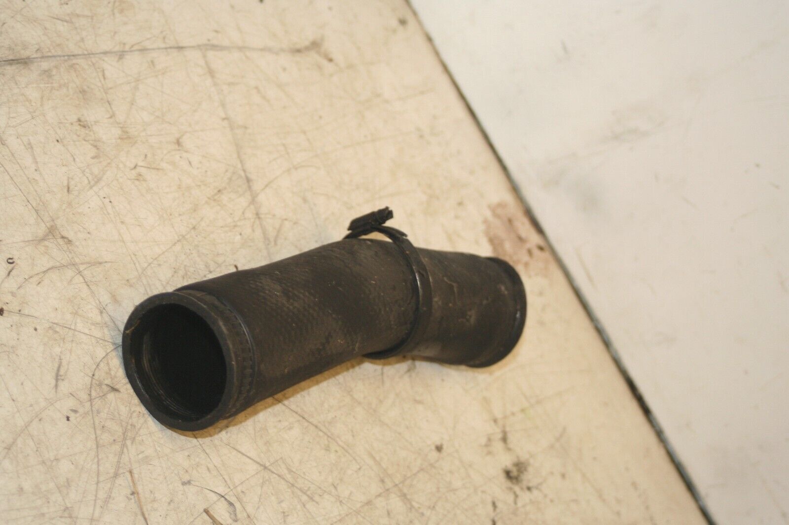 1999 VOLVO C70 2.4 PETROL. BOOST INTERCOOLER PIPE - Image 2