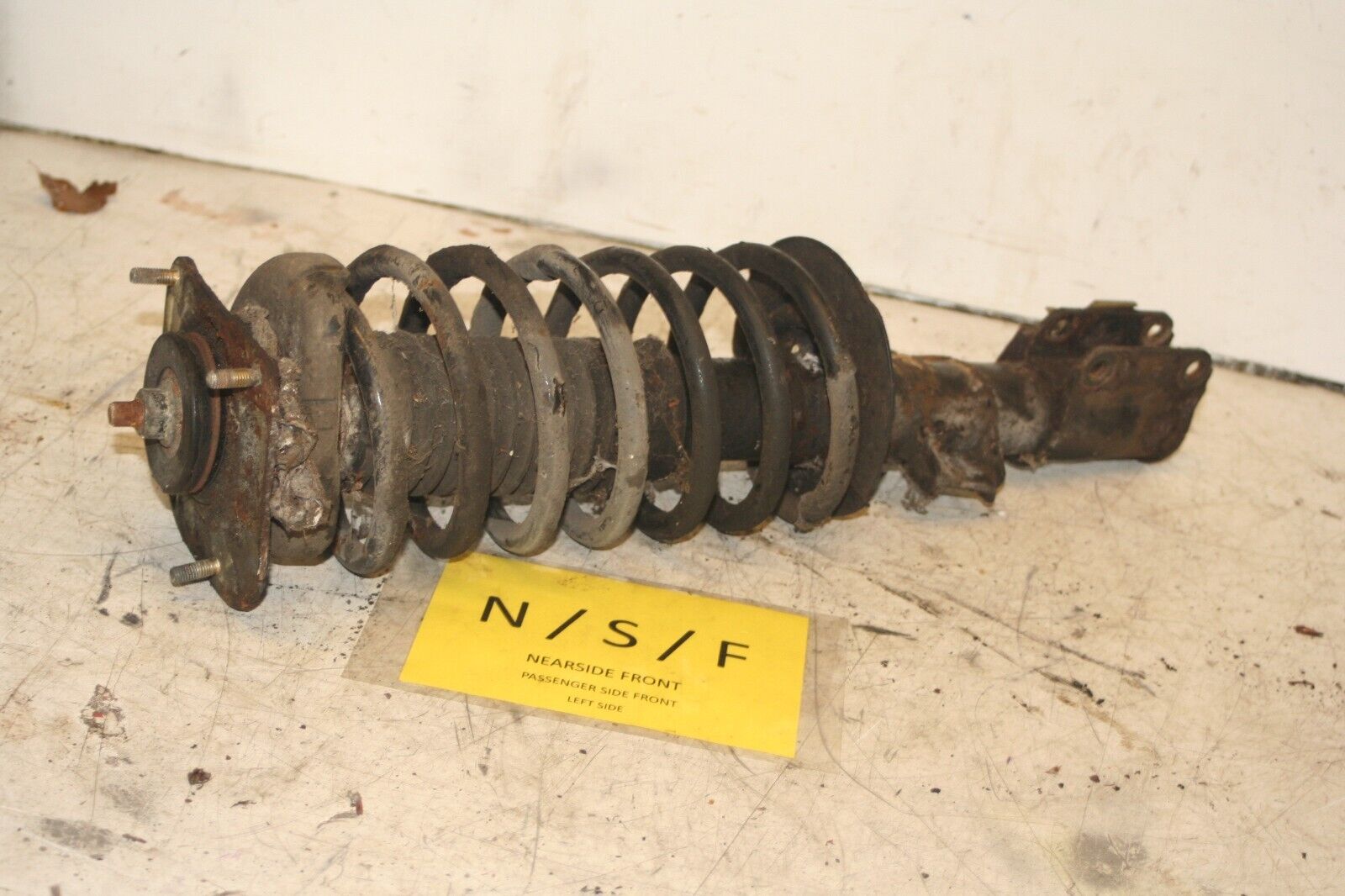 1999 VOLVO C70 2.4 PETROL. PASSENGER SIDE FRONT SUSPENSION UNIT