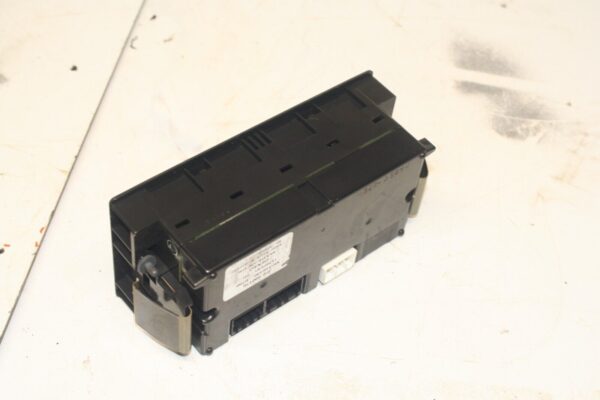 2001 LAND ROVER DISCOVERY 2 TD5. CLIMATE CONTROL SWITCHES DISPLAY JFC000170 - Image 3