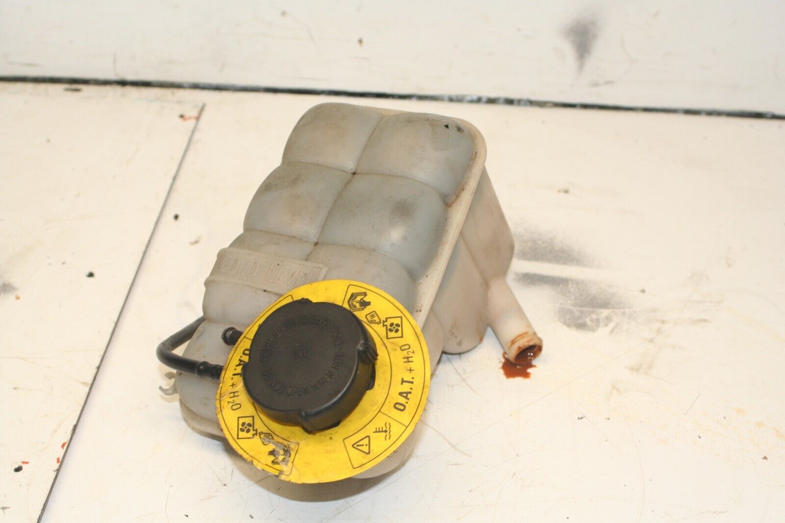 2001 LAND ROVER DISCOVERY 2 TD5. COOLANT BOTTLE RESERVOIR TANK - Image 4