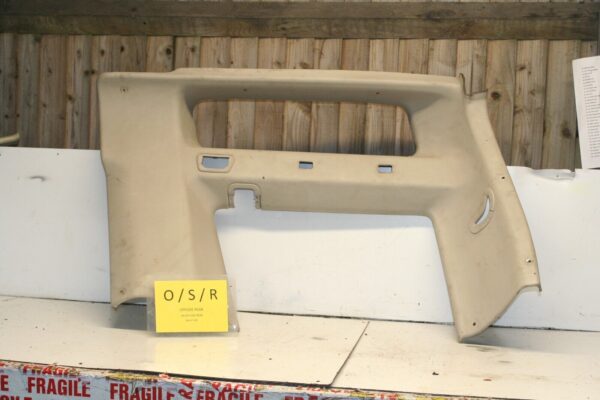 2001 LAND ROVER DISCOVERY 2 TD5. DRIVER SIDE REAR UPPER C PILLAR TRIM BOOT