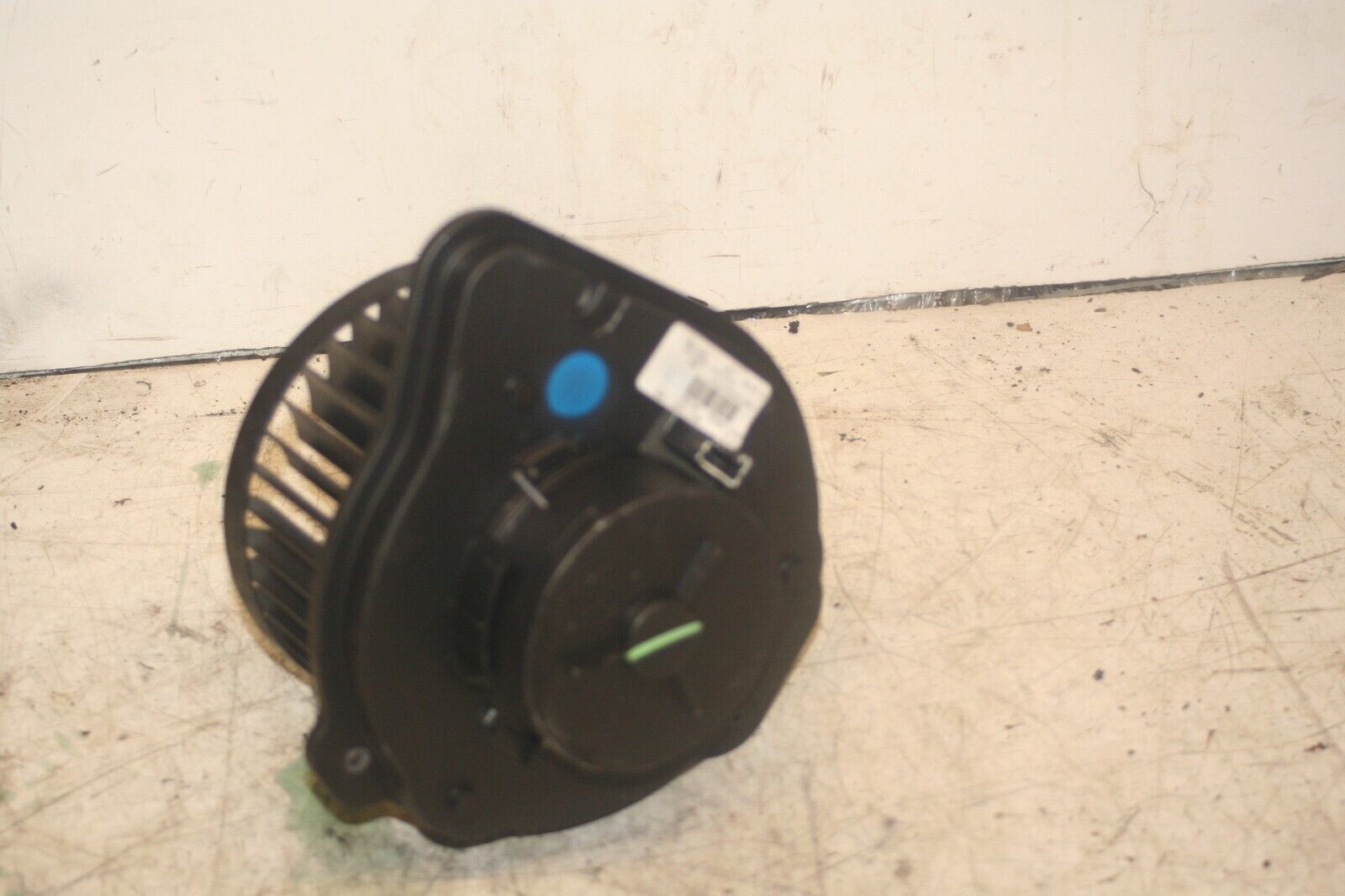 1999 VOLVO C70 2.4 PETROL. HEATER BLOWER FAN MOTOR - Image 2