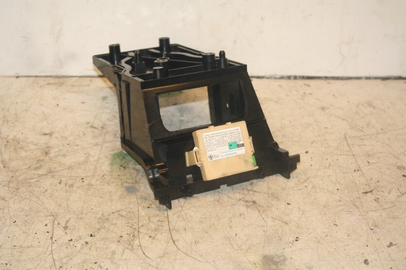 1999 VOLVO C70 2.4 PETROL. CENTRE CONSOLE FRAME 9150769 ECU NOT INCLUDED - Image 3