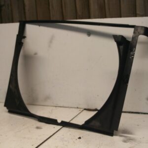 2001 LAND ROVER DISCOVERY 2 TD5. RADIATOR FAN SURROUND LOWER