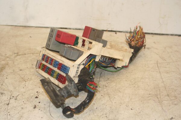 1999 VOLVO C70 2.4 PETROL. RELAY HOUSING FUSE BOX BOARD A104E108 103 - Image 3