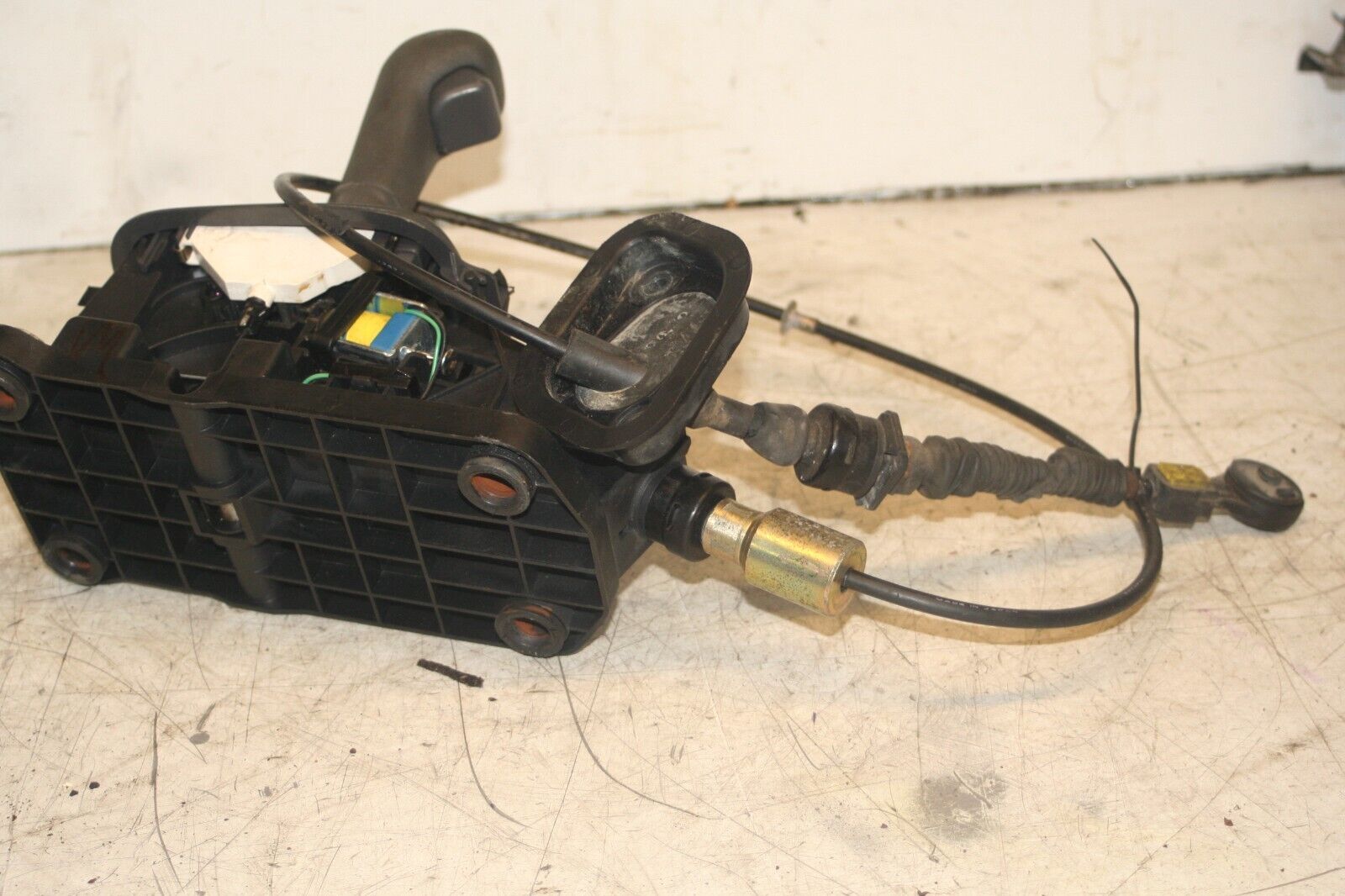 1999 VOLVO C70 2.4 PETROL. AUTOMATIC GEAR SELECTOR AND LINKAGE - Image 5