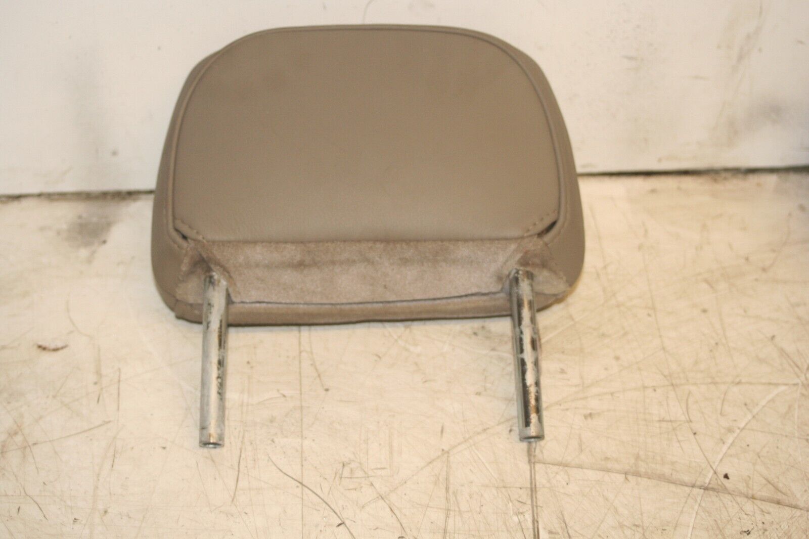 1999 VOLVO C70 2.4 PETROL. HEAD REST LEATHER - Image 2