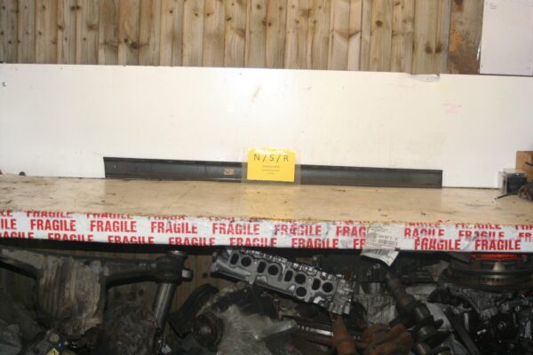 1999 VOLVO C70 2.4 PETROL. PASSENGER SIDE REAR DOOR TRIM TURQUOISE - Image 3