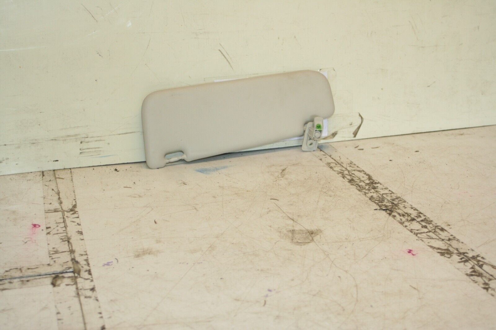 2008 FIAT 500. 1.2 PETROL. DRIVER SIDE SUNVISOR