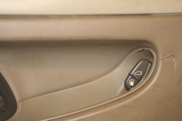 1999 VOLVO C70 2.4 PETROL. DRIVER SIDE FRONT DOOR TRIM CARD - Image 6