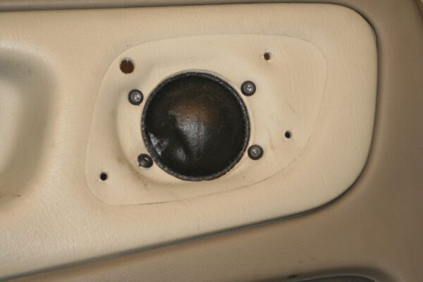 1999 VOLVO C70 2.4 PETROL. PASSENGER SIDE FRONT DOOR TRIM CARD - Image 4